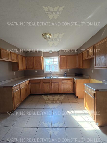 Kitchen - 308 E Jackson St