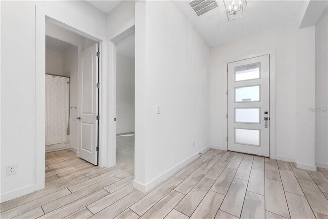 Building Photo - 8664 Dubochet St