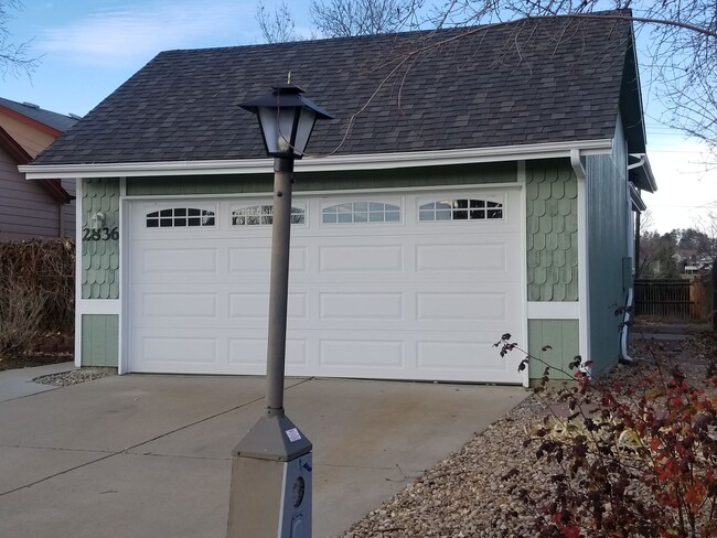 Building Photo - 4B/2B Home with Attached Garage in Longmon...