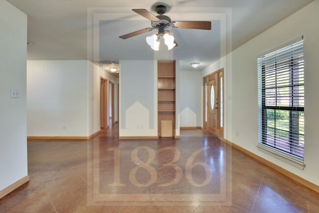 Building Photo - 2305 Balboa Rd