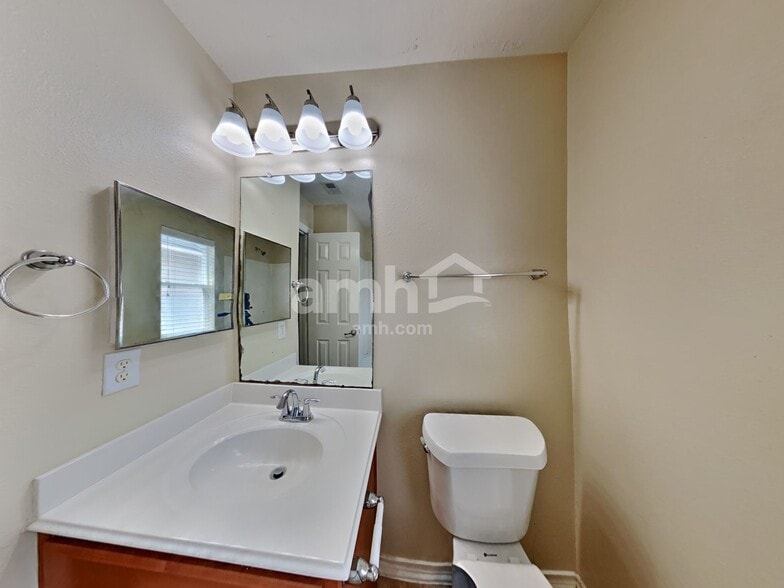 Building Photo - 21349 Thurston Crossing Dr