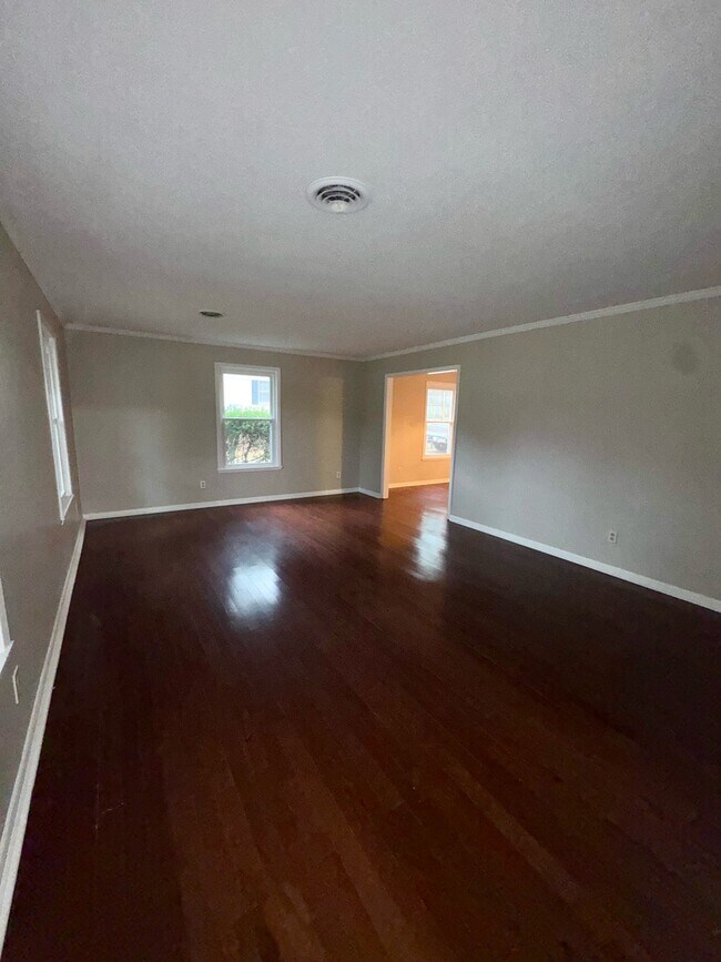 Building Photo - 1416 Mitts Dr