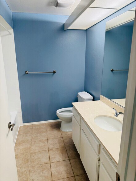 Building Photo - 3961 Via Marisol