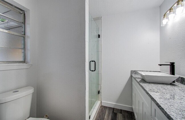 Building Photo - 607 Jeb Stuart Ln