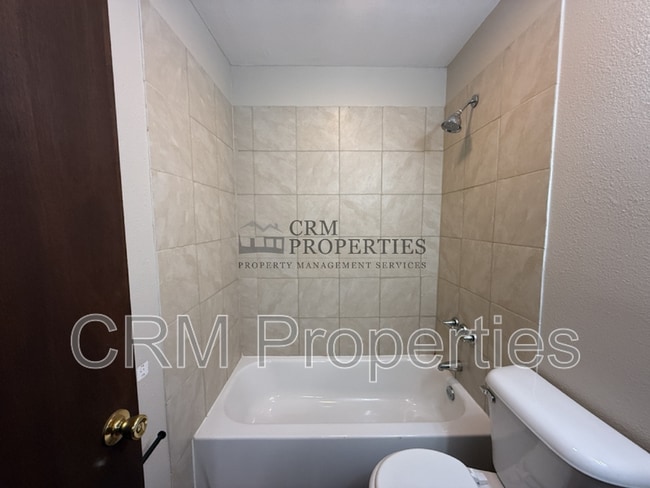 Building Photo - 805 Miami Blvd