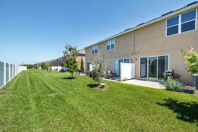 Building Photo - 7069 Woodchase Glen Dr