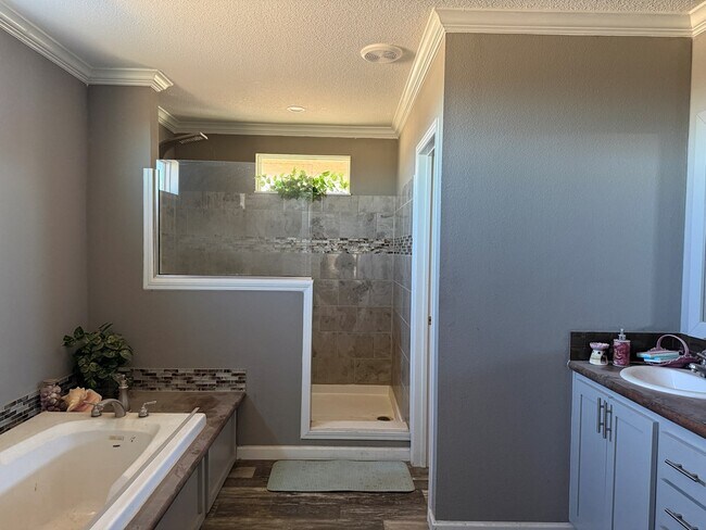 Building Photo - 17445 S Quail Rd