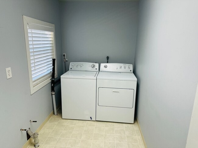 Building Photo - Charming Updated Home Centrally Located