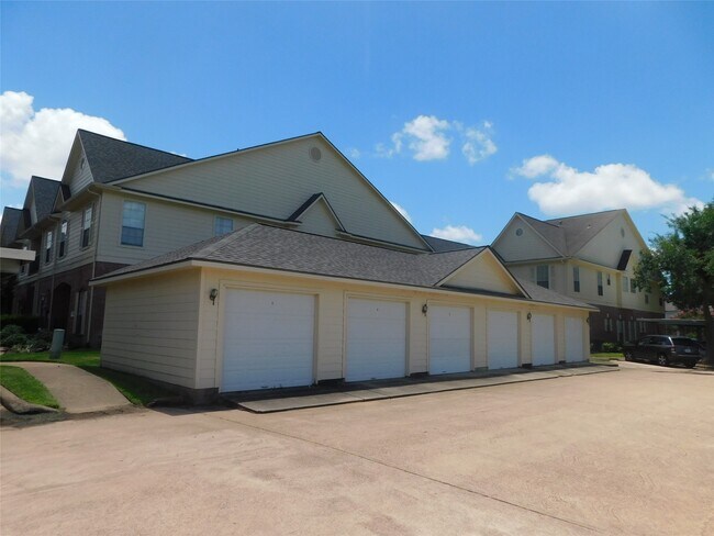 Building Photo - 2710 Grants Lake Blvd