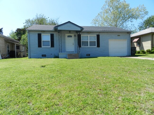 Primary Photo - 2704 NW 26th St
