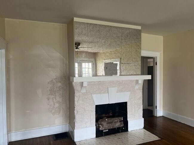 Building Photo - 2502 Blair Blvd