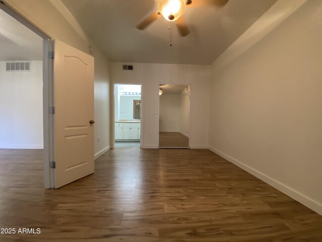 Building Photo - 1701 E Colter St