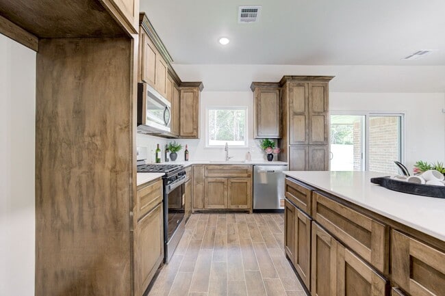 Building Photo - Brand New Home In Noble!