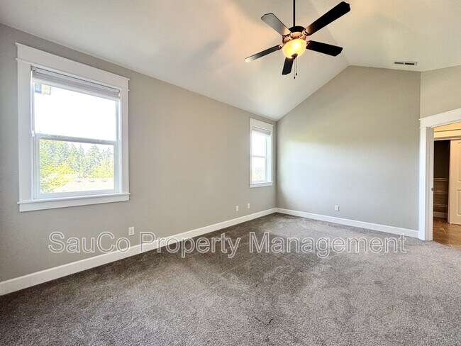 Building Photo - 13257 SW Maplecrest Ct