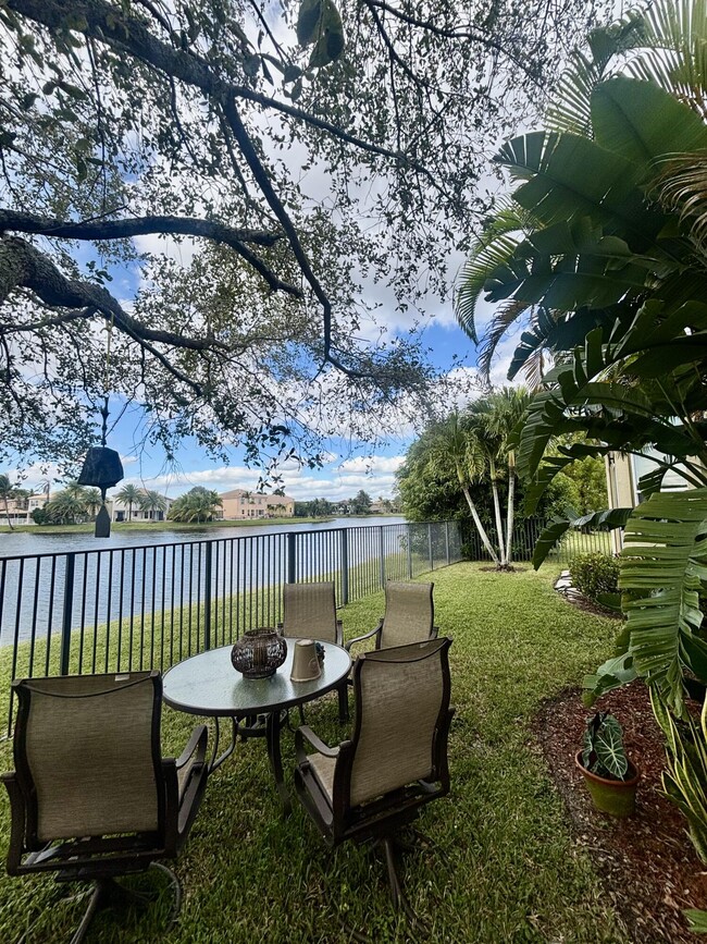 Building Photo - 2333 Waburton Terrace