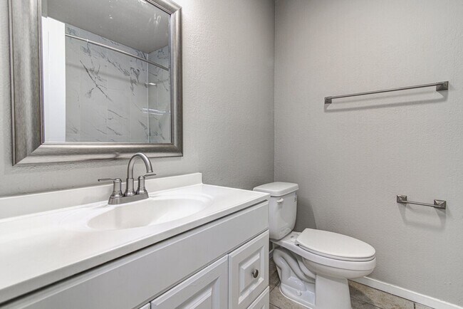 Building Photo - 900 Sirocco Dr