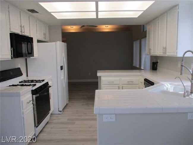 Building Photo - 4601 Savin Cir