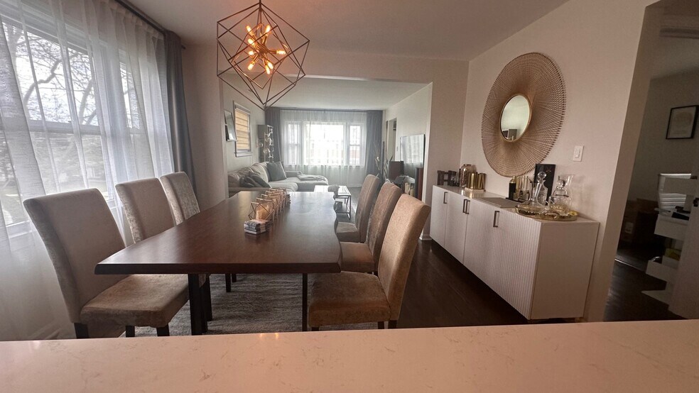 Building Photo - 354 Alles St