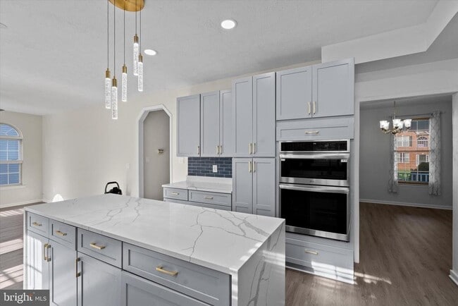 Building Photo - 2230 Community Dr