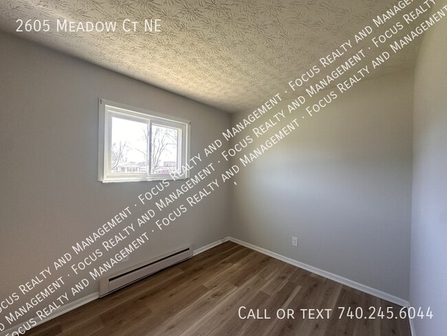 Building Photo - 2605 Meadow Ct NE