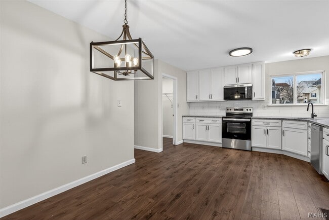 Building Photo - 10 Caleb Cir