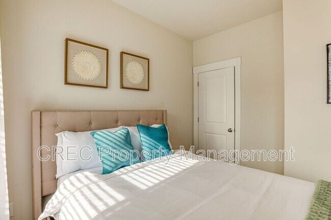 Building Photo - 1010 Pettiford Pl