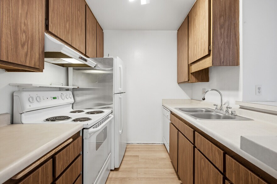 Building Photo - 7742 Redlands St