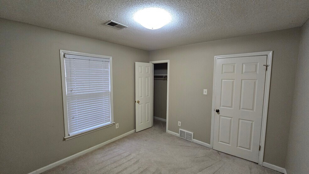 Building Photo - 1388 Hardwood Trl