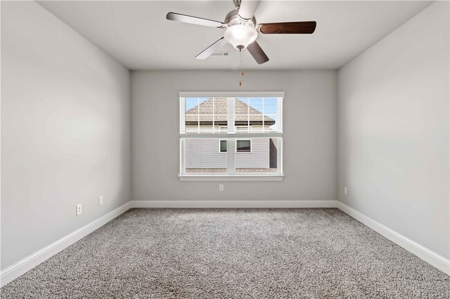 Building Photo - 931 E Skyline Lp
