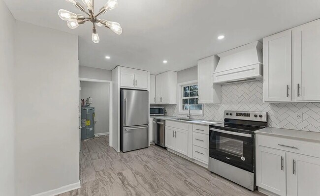 Building Photo - Coming soon, Available 4/1/26. Section 8 Welcome!!! "Ranch style 3-Bed, 2-Bath Gem with 1,344 Sq ...