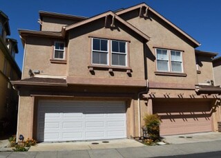 Building Photo - 472 Crespi Pl