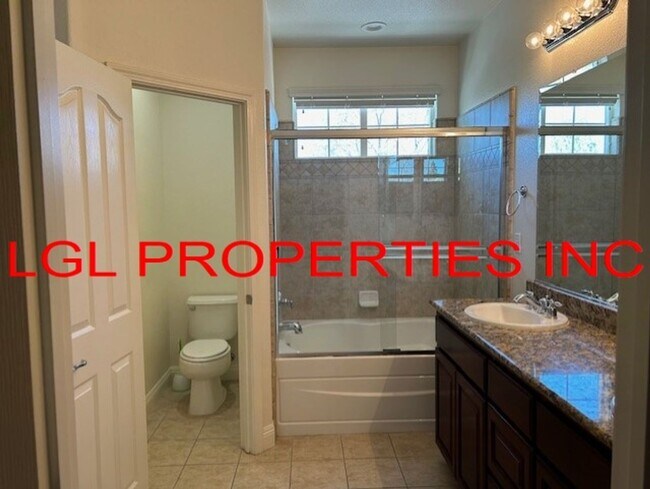 Building Photo - 2826 Maybrook Dr