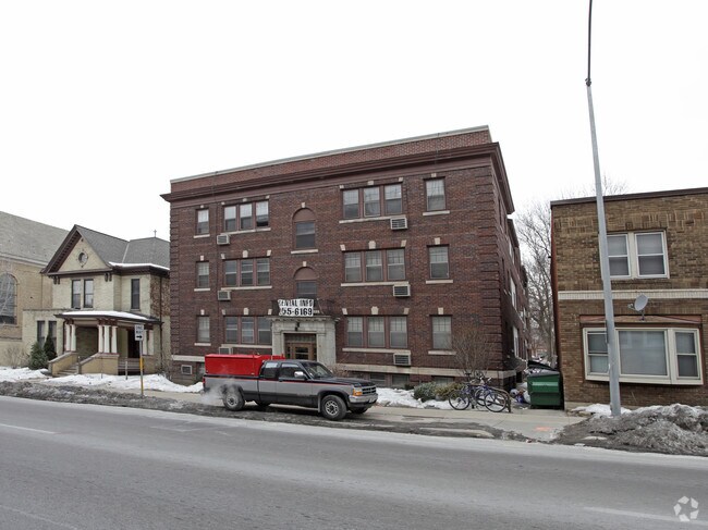Primary Photo - 116-118 W Johnson St