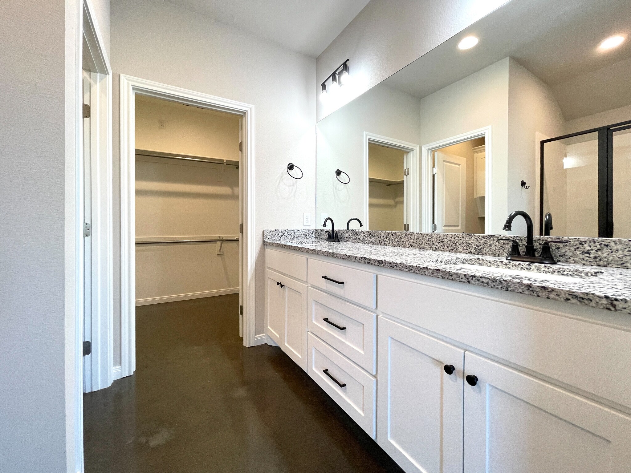 Building Photo - 100 W Windmill Way