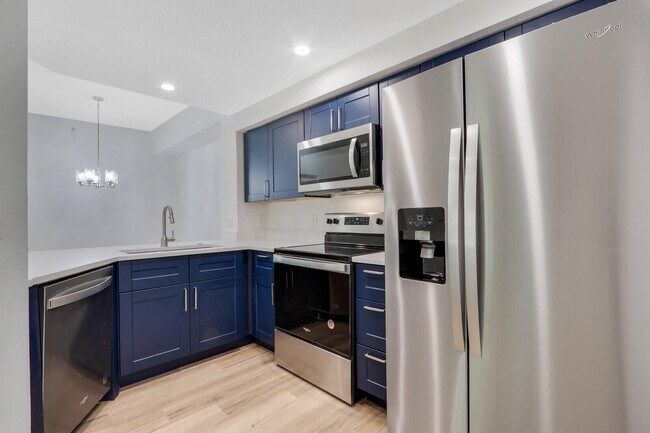 Building Photo - 3023 Alcazar Pl