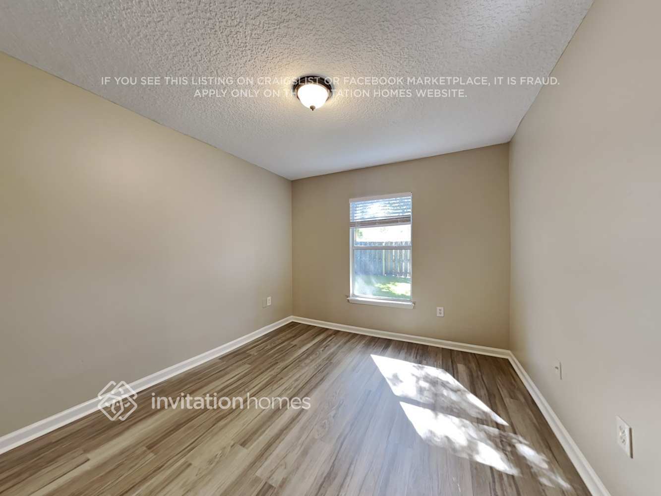 Building Photo - 1433 Woodland View Dr