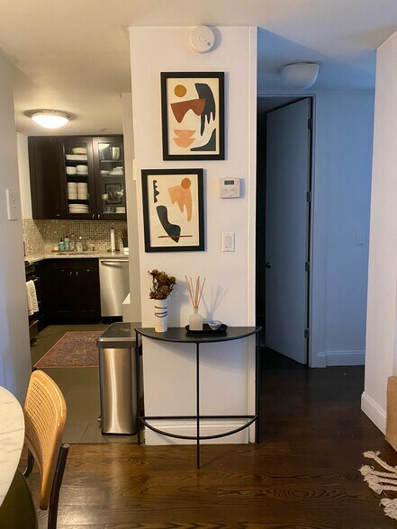 Building Photo - 77 E 12th St