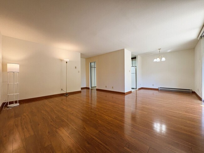 Building Photo - Charming 2BR/2BA Condo Steps from Downtown Mountain View