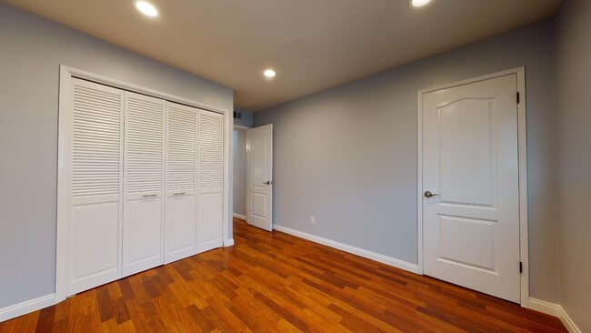 Building Photo - Beautiful 4 bedroom 3 bath House in Manhattan Beach