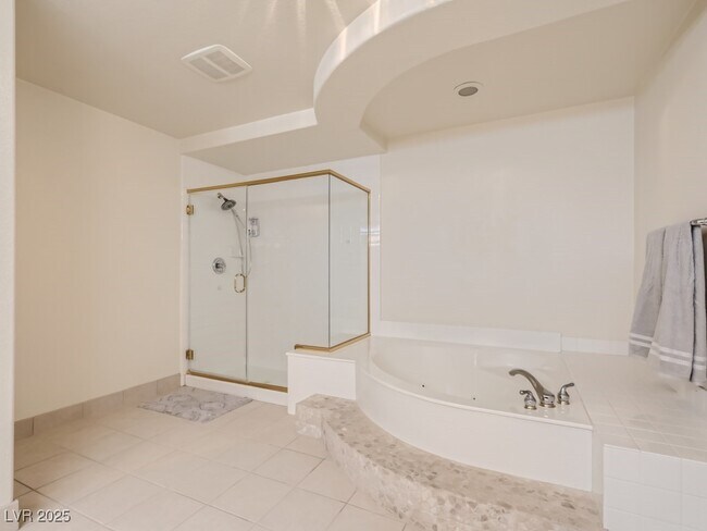 Building Photo - 1221 Fragrant Spruce Ave