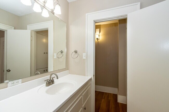 Building Photo - 2307 14th St