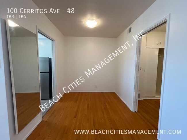 Building Photo - Charming 1 Bedroom 1 Bath Condo- Blocks Aw...