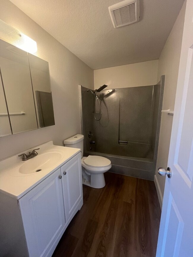 Building Photo - Newly renovated 2 Bedroom home in Hayden Bridge!!!