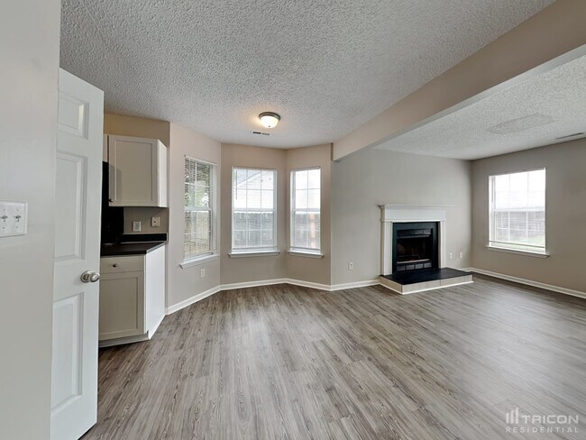Building Photo - 11136 White Stag Dr