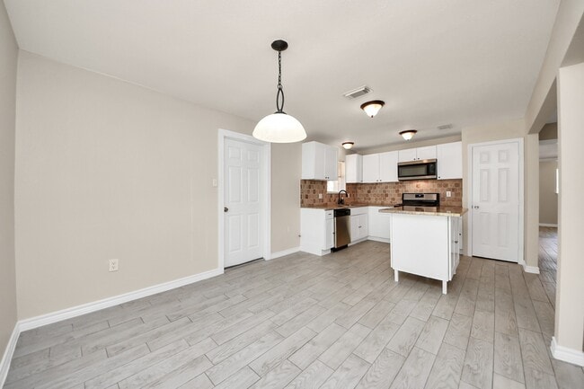 Building Photo - 11915 Binghamton Dr