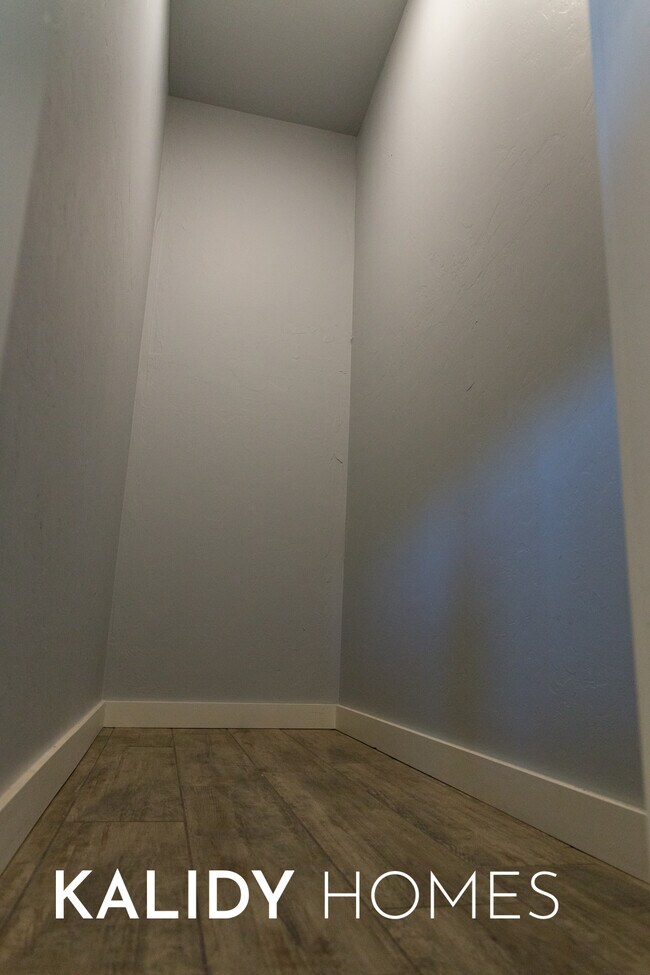 Building Photo - 306 Kirks Holw