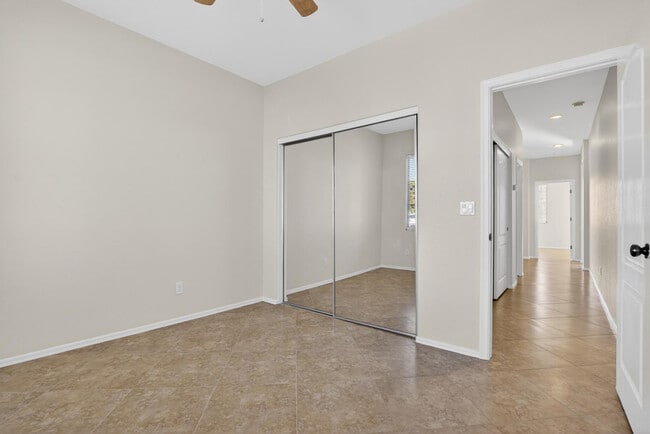 Building Photo - 18711 E Raven Dr