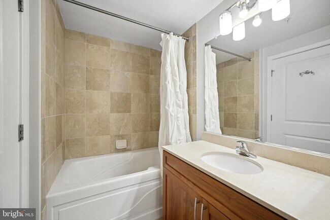 Building Photo - 475 K St NW