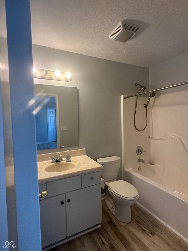 Building Photo - 4047 Byram Ave