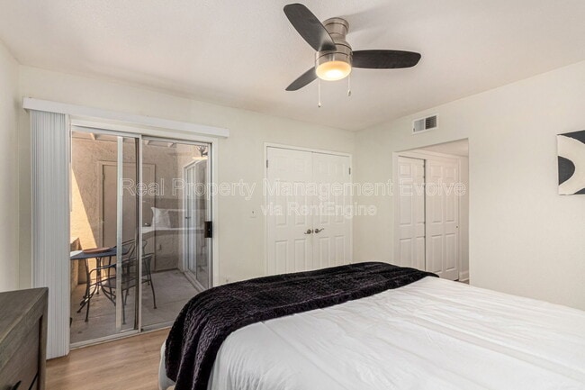 Building Photo - 5877 N Granite Reef Rd
